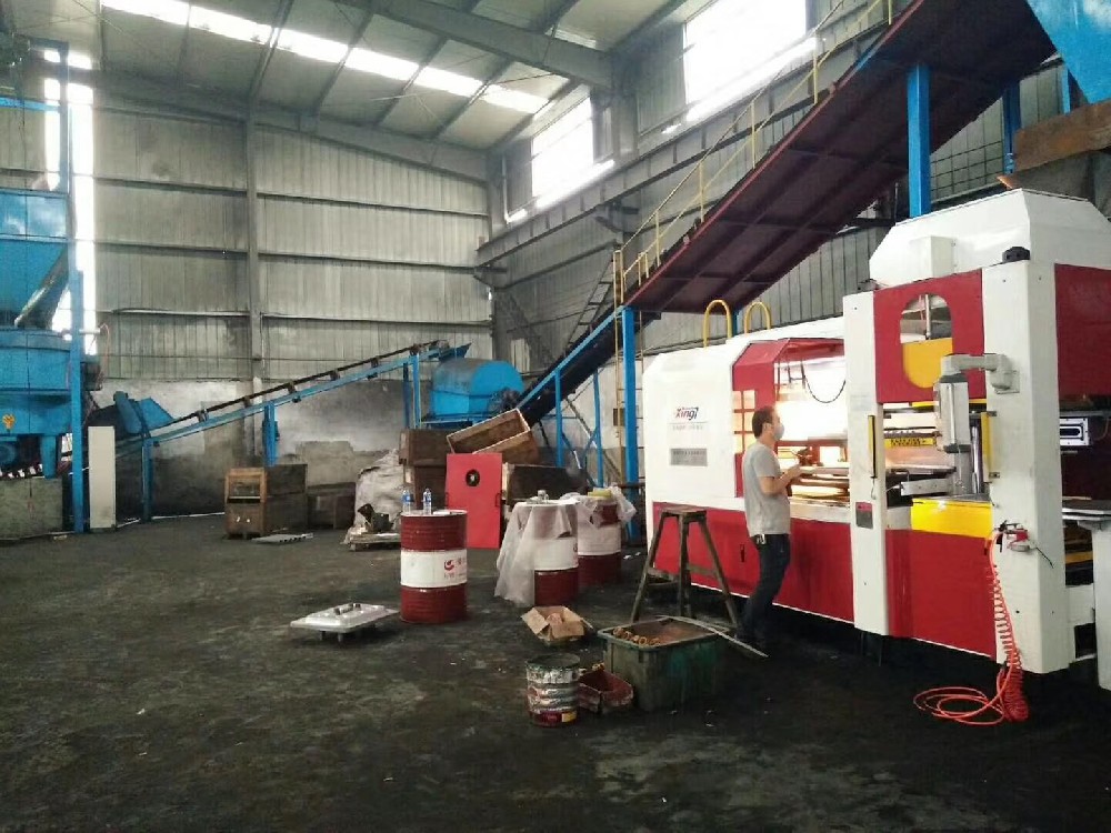 杭州眾恒機(jī)械公司610×510全自動(dòng)無箱造型機(jī)順利試產(chǎn)成功！